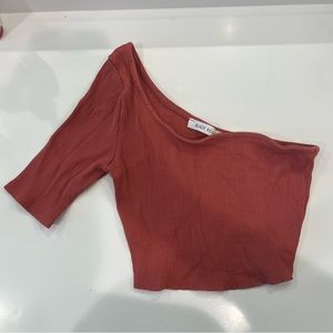 One shoulder pink crop top